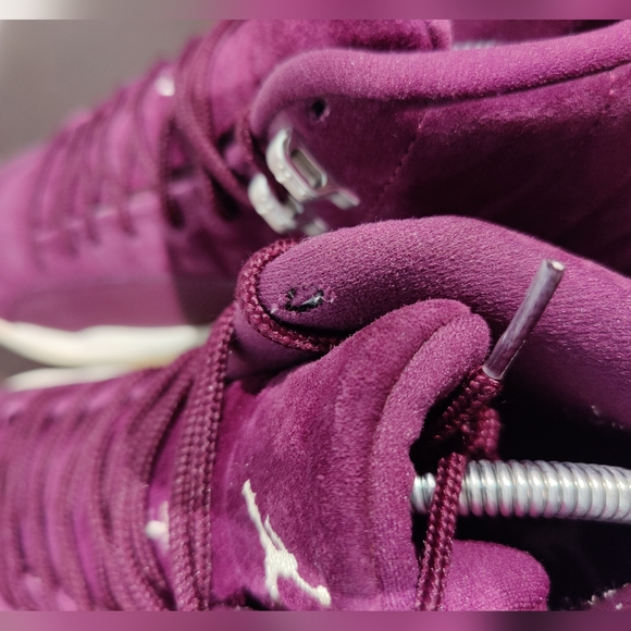 Jordan 12 Retro 'Bordeaux' - Picture 5 of 8